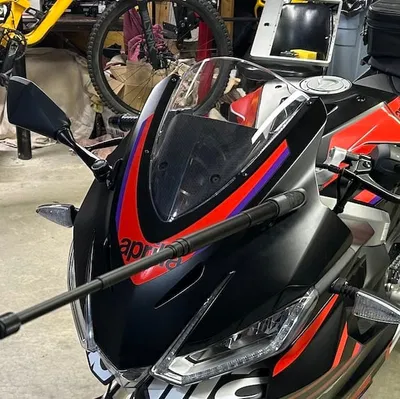 Aprilia RS 457 Insta360 front mount (gắn qua gương)