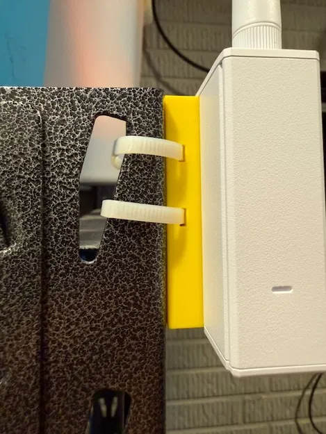 Ngàm gắn UniFi Protect SuperLink (dây rút/Zip Tie) - Image 3