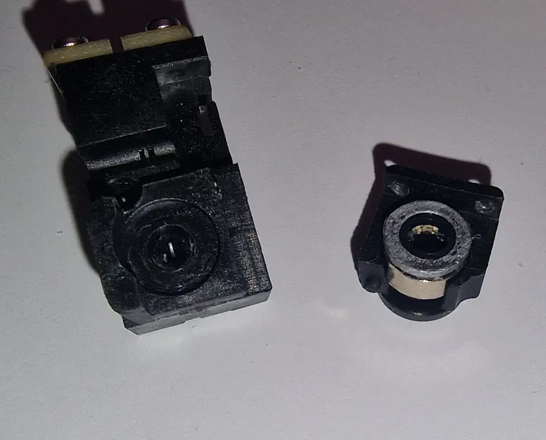 Qidi Q2 Runout-Sensor/PTFE-Tube Qickconnector FIX - Image 1