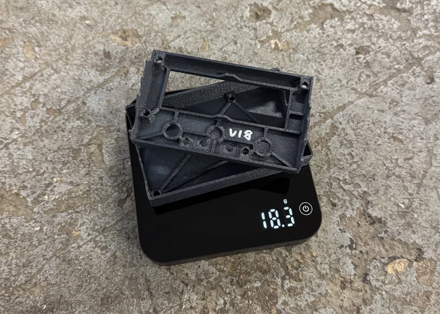 TRX UL QMX Case – Vỏ siêu nhẹ tối giản cho QMX - Image 3