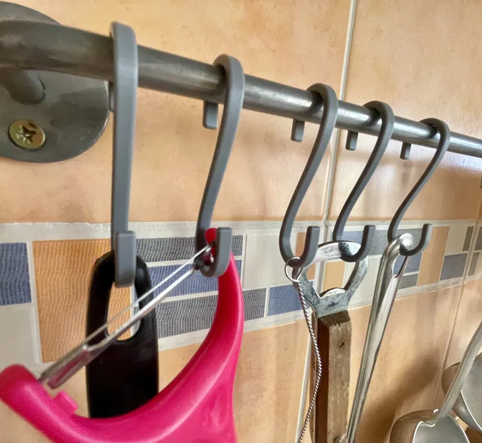 Móc Chữ S Đơn Giản Cho Nhà Bếp - Image 2