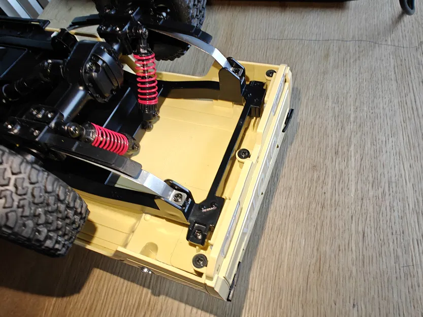 MN82 Tow Hitch Scale 1:12 - Image 2