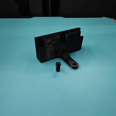 MN82 Tow Hitch Scale 1:12