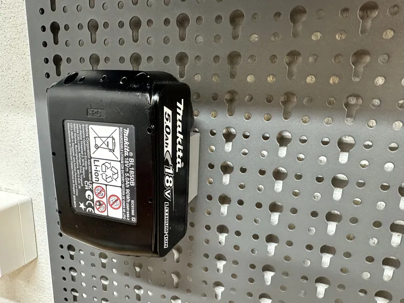 Khay treo pin Makita 18V cho bảng treo Küpper Pegboard (Lochwand) - Image 2