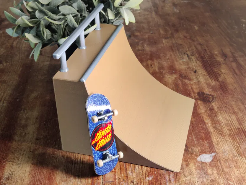 Dốc Fingerboard Quarter Pipe Ramp - Image 1
