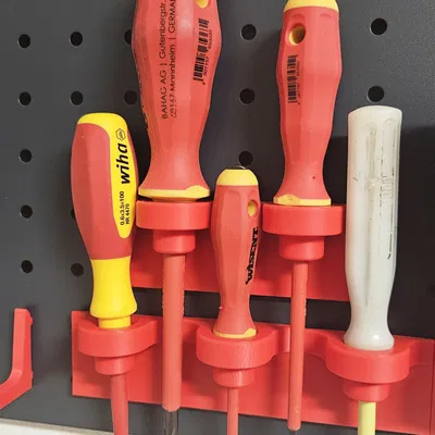 Holder tua vít cho pegboard (Pegboard screwdriver holder)