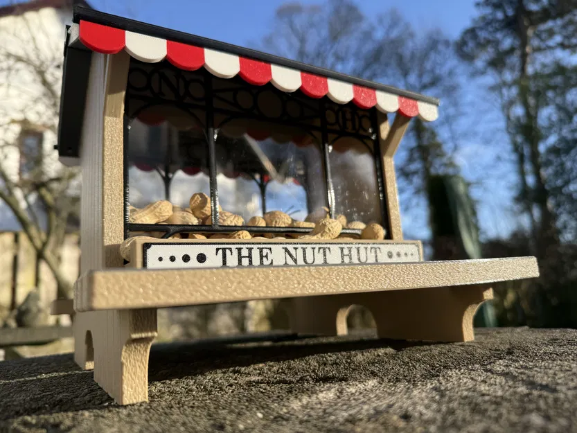 The Nut Hut – Máng ăn cho sóc (Squirrel Feeder) - Image 3