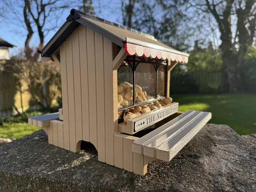 The Nut Hut – Máng ăn cho sóc (Squirrel Feeder) - Image 5