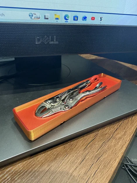 Gridfinity - Kìm bấm Milwaukee 4932493618 4" Torque Lock Curved Jaw - Image 1