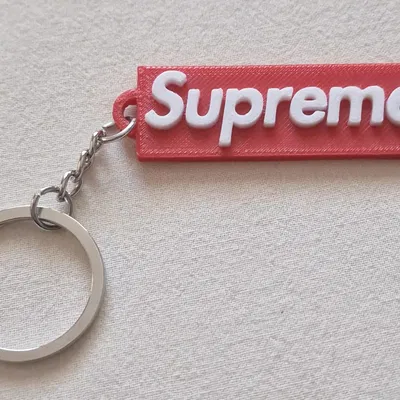 Móc khóa chữ nổi phong cách Supreme, in 2 màu không cần AMS