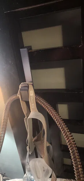 Móc gắn giường cho ống và mặt nạ CPAP - Image 1