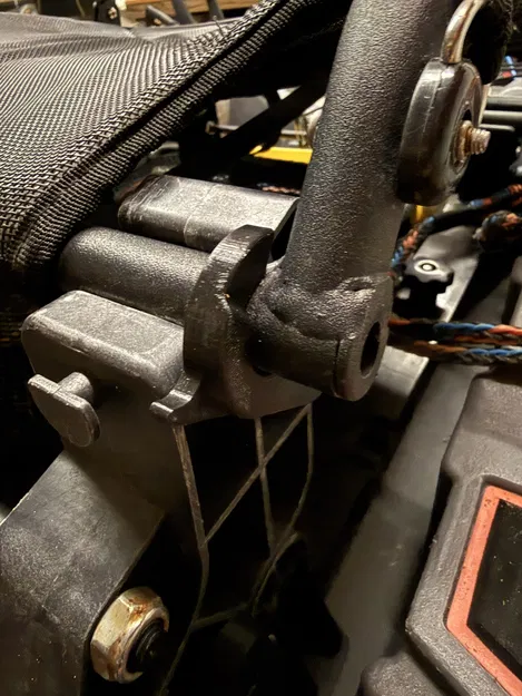 Kẹp Shrimp Clip ghế Summit cho Vibe Kayaks (Vibe Shearwater 125) - Image 2