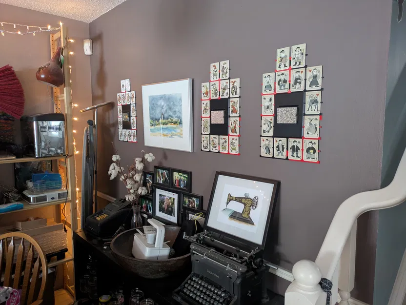 Kệ trưng bày bộ bài (Card Deck Display) - Image 3