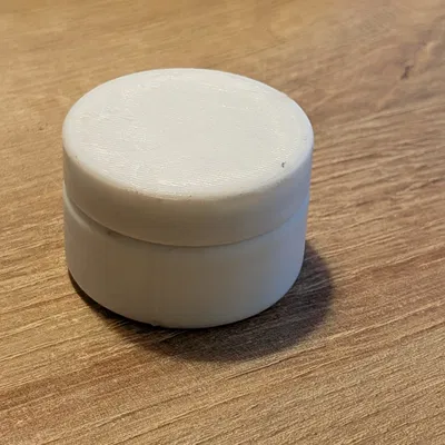 Hộp tròn có nắp vặn (Case with screw cap)