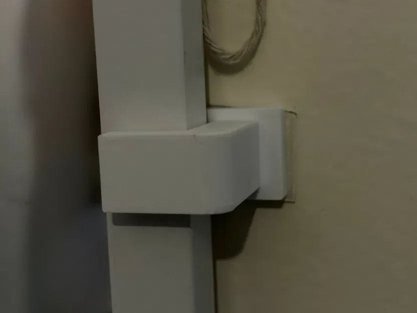 Kẹp giữ gương cho gương treo cửa b&m £6 của mình - Image 1