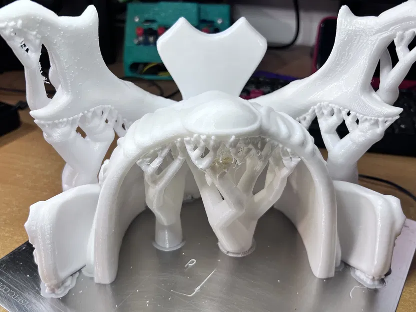 Mặt nạ Oni Chiến Binh Có Cánh – Máscara Demoníaca Alada (Original) - Image 2