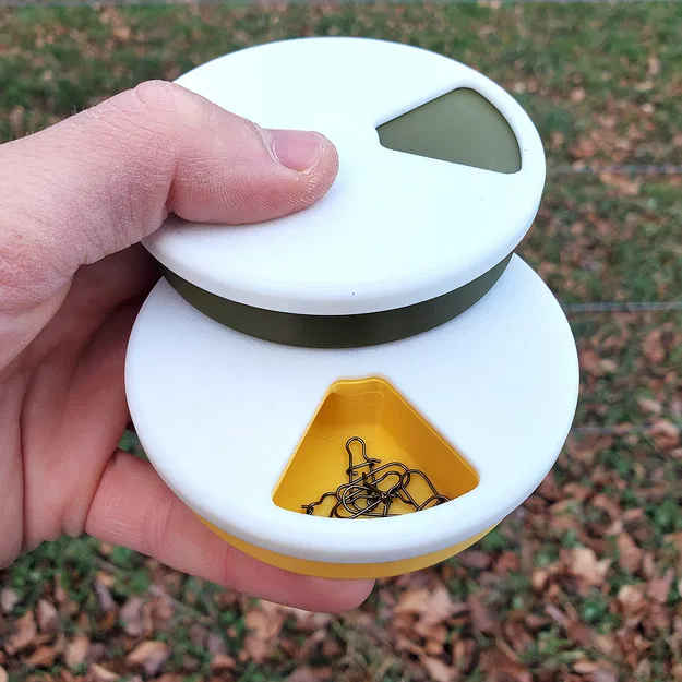 Hộp Lưu Trữ Phụ Kiện Câu Cá Xoay (Rotating Fishing Accessories Storage Box) - Image 1