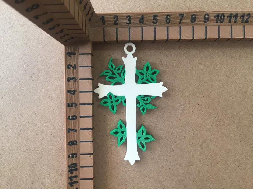 Thánh giá trang trí với họa tiết lá - Image 2