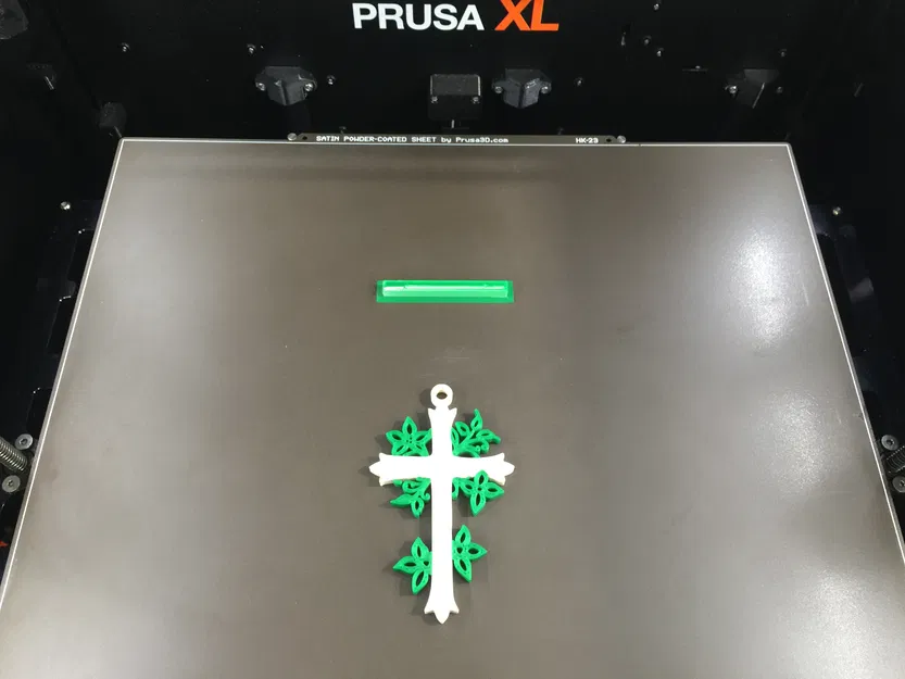 Thánh giá trang trí với họa tiết lá - Image 3