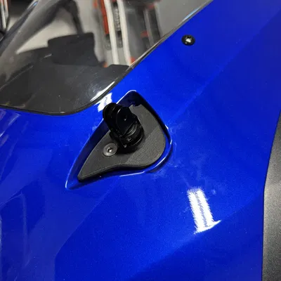 Miếng Che Lỗ Gương Yamaha R9 (R9 Mirror Block Off Plate) kèm mount 1/4-20