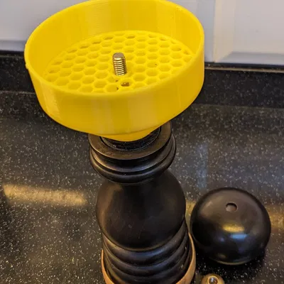 Phễu đổ tiêu có lưới lọc (Pepper funnel with sifter)