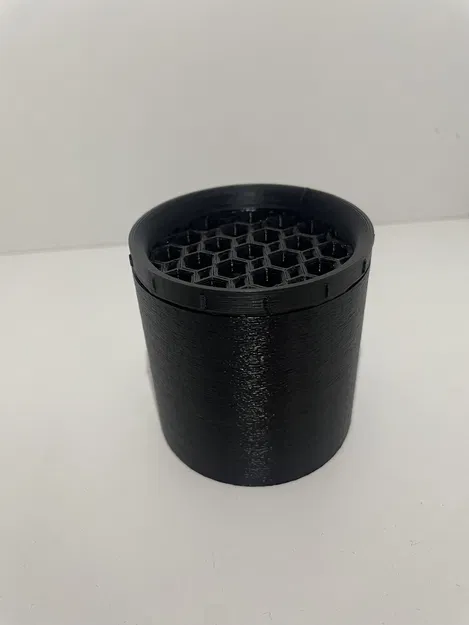 Can đựng dầu thải RC – Đơn giản, bền, nắp vặn ren kín - Image 2