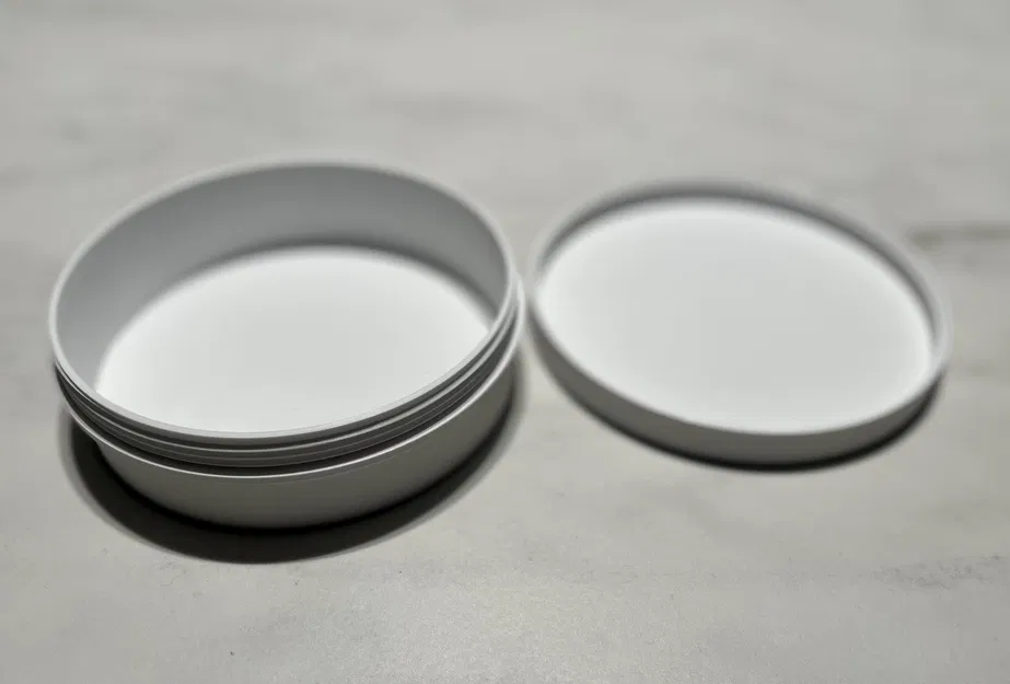 Hũ tròn parametric OpenSCAD có nắp vặn (screw lid) - Image 1