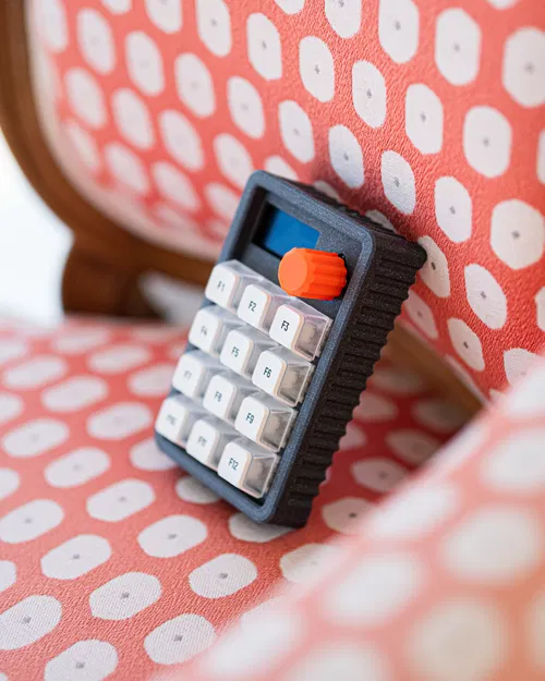 HaloPad V2 (Vỏ Adafruit Macropad) – Enclosure in 3D - Image 1