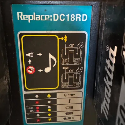 Giá treo tường cho sạc đôi Makita thay thế (Makita Replace Dual Charger Wall Mount)