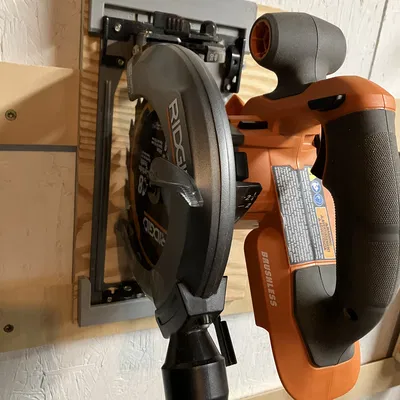 Giá treo/Holder treo tường cho Ridgid Circular Saw R8656B