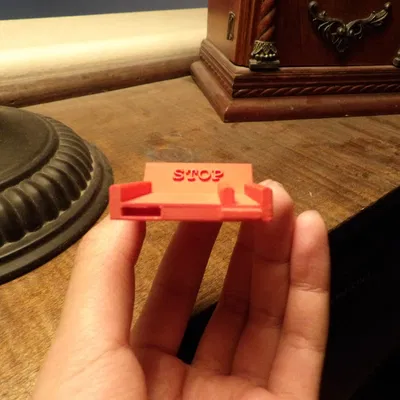 Miếng chặn đầu cho đoạn đường ray (End piece of my track piece)