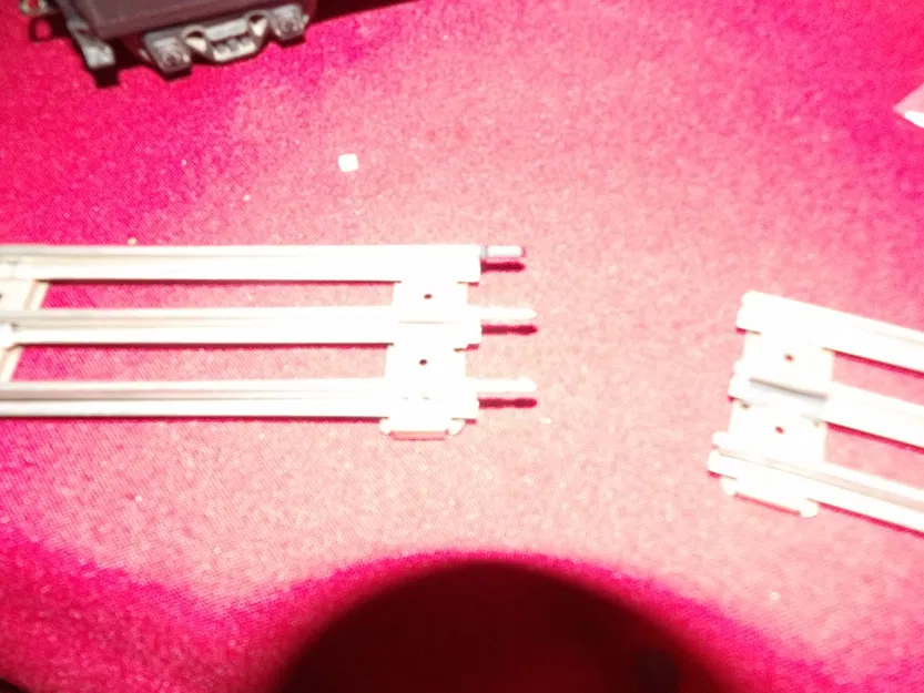 Chốt cách điện ray O-27 (o-27 track insulating pins) - Image 1