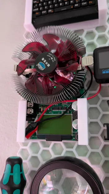 HSW MakerHawk electronic load tester - Image 1