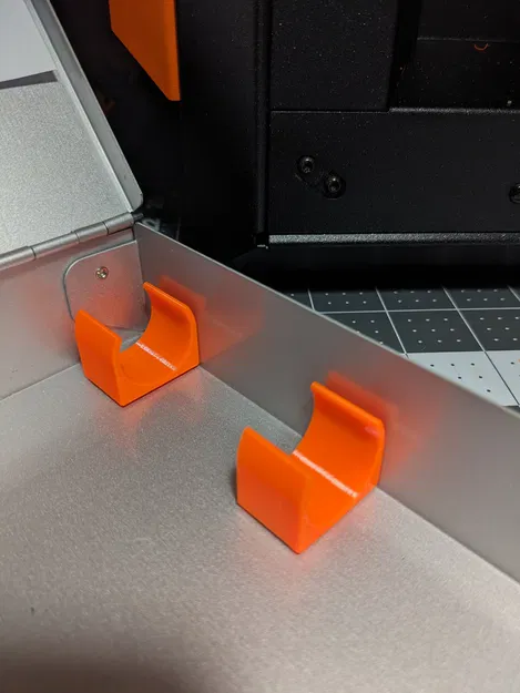 Giá giữ bút sơn snap fit cho uniPAINT PX-30 (Paint Marker Holder) - Image 1