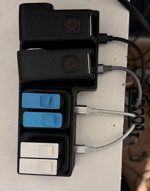 Giá đỡ sạc đôi cho GoPro và pin - Image 1