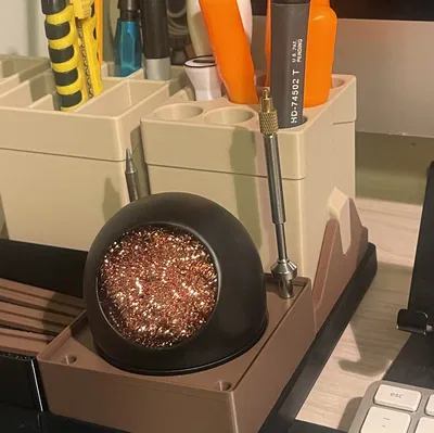 Giá đỡ bóng vệ sinh mũi hàn & khay giữ mũi hàn Pinecil (Gridfinity 2x2)