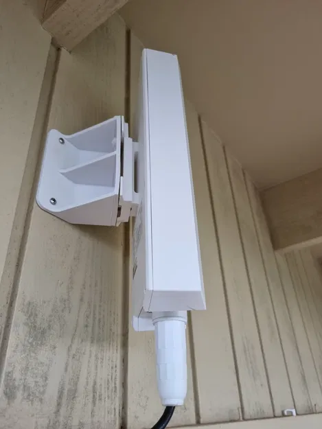 Giá treo tường nghiêng cho access point TPLink Omada EAP650-Outdoor - Image 1