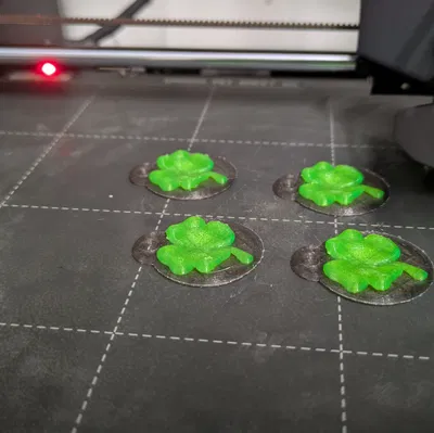 Bùa may mắn cỏ bốn lá (Glückskleeblatt lucky charm)