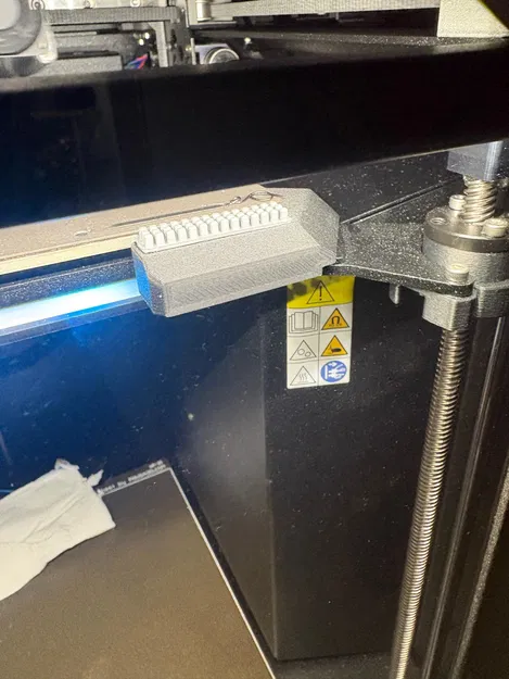 Gạt Lau Nozzle Bên Phải (Right side nozzle wiper) - Image 1