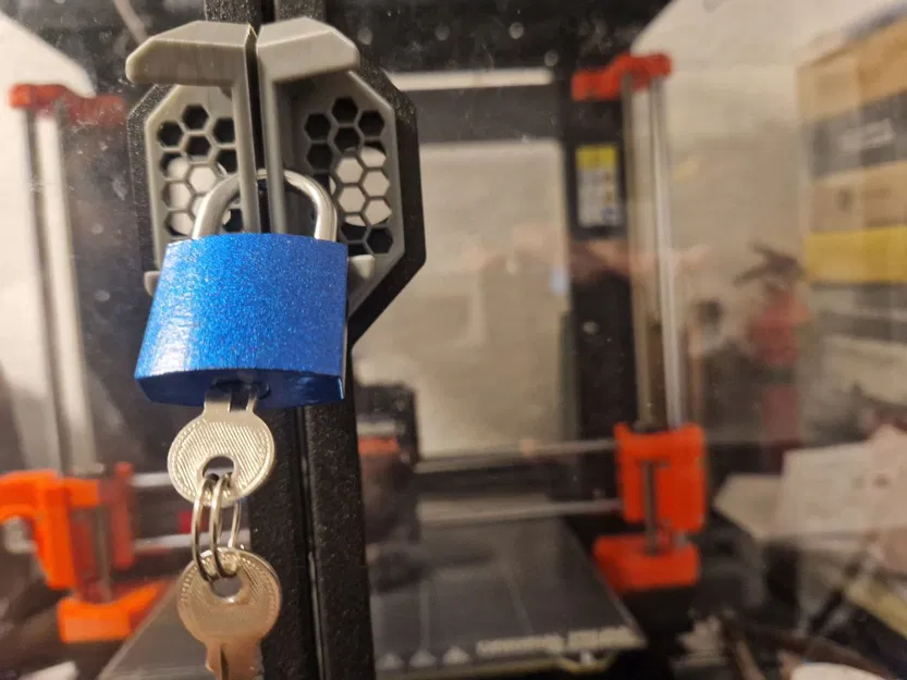 Tay nắm cửa Prusa enclosure có lỗ khoan gắn ổ khóa - Image 1