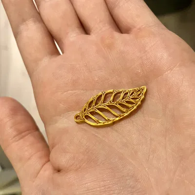 Bông tai hình lá (Leaf earrings)