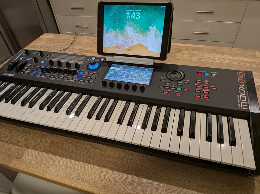Giá đỡ iPad cho Yamaha MODX M6 - Image 1