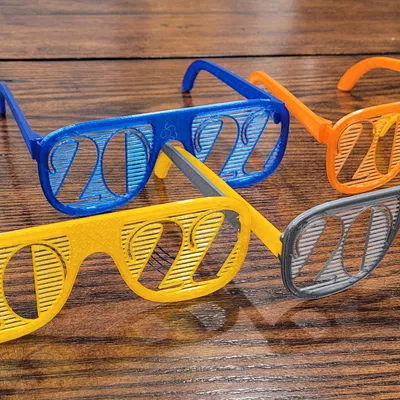 Kính Shutter Shades Omicron 2022