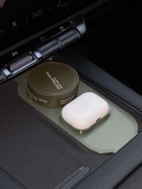 Zeekr 7X - Đế sạc AirPods Pro 2 & khay để Snus (bên phải) - Image 1