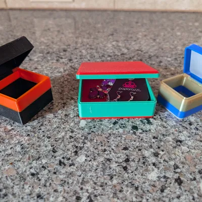 3 hộp nhỏ có nắp bản lề bên trong – hộp quà tặng