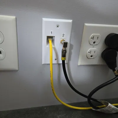 Mặt che tường RJ45 dạng nghiêng/âm (RJ45 Angled/Recessed Wall Plates)