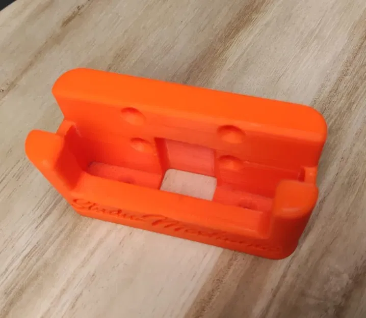 Giá đỡ điện thoại đa năng của Studio Mechanik - Image 3