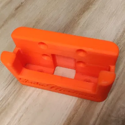 Giá đỡ điện thoại đa năng của Studio Mechanik