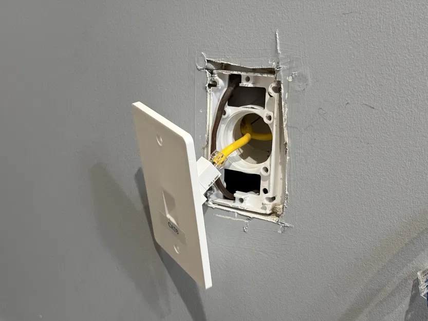 Mặt che tường RJ45 cho Central Vac (Central Vac RJ45 wall plate) - Image 1