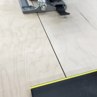 Plywood Support Buddy – Cữ đỡ đầu tấm plywood khi cắt